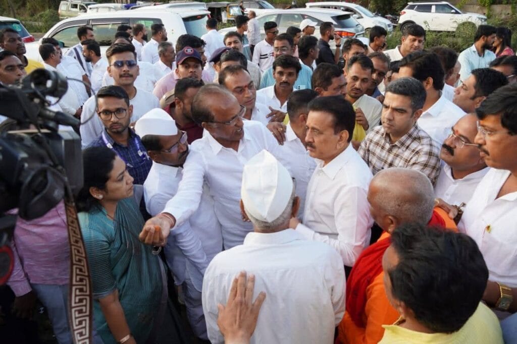 Girish Mahajan Nashik Trimbakeshwar Road Inspection